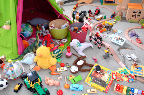 get organized kids room messy toys clutter