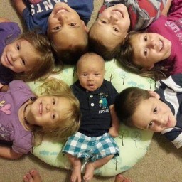mom of eight kids keep children happy with parenting tricks